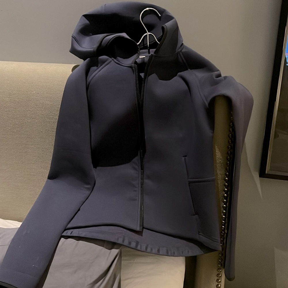 Lululemon scuba jacket navy size 4